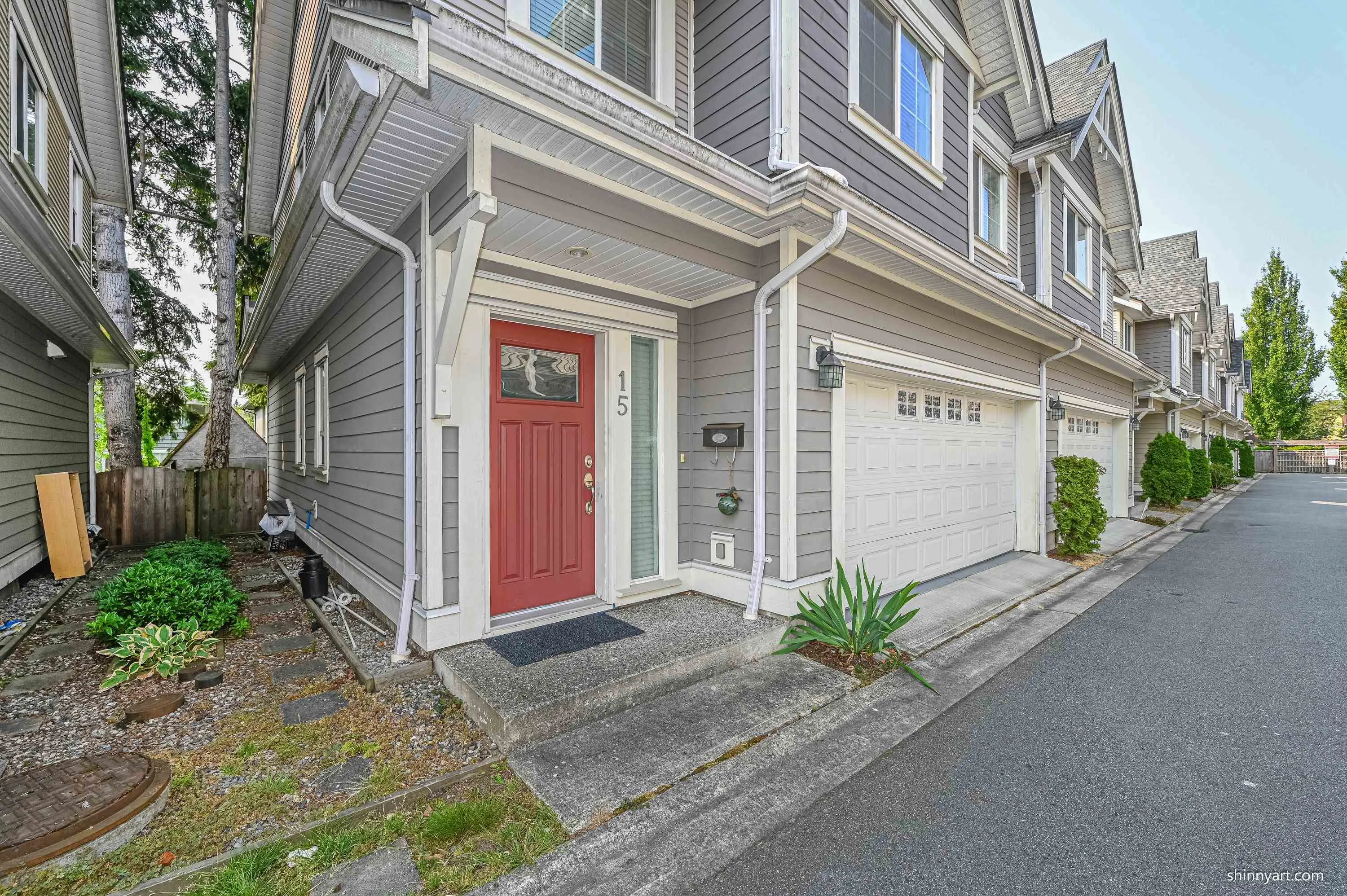 15 8200 Blundell Road