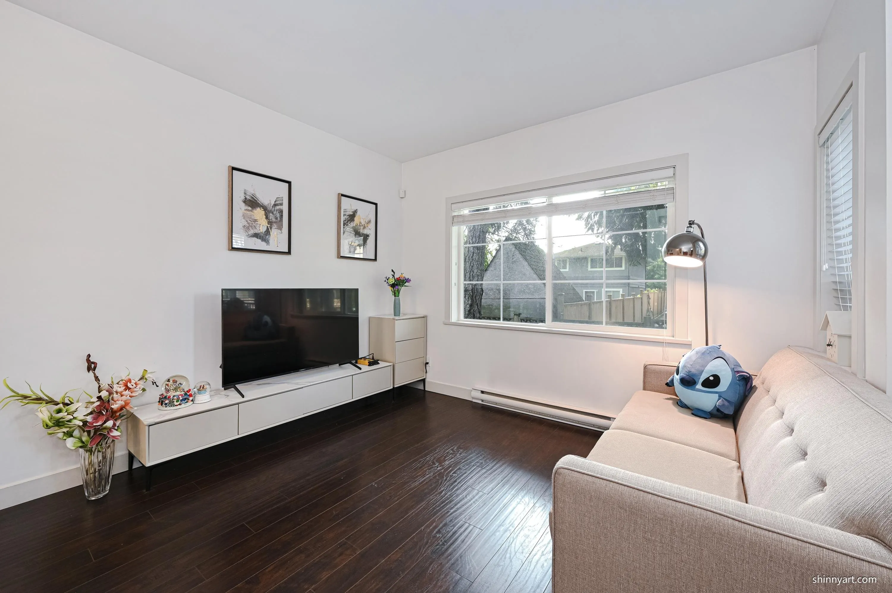 15 8200 Blundell Road