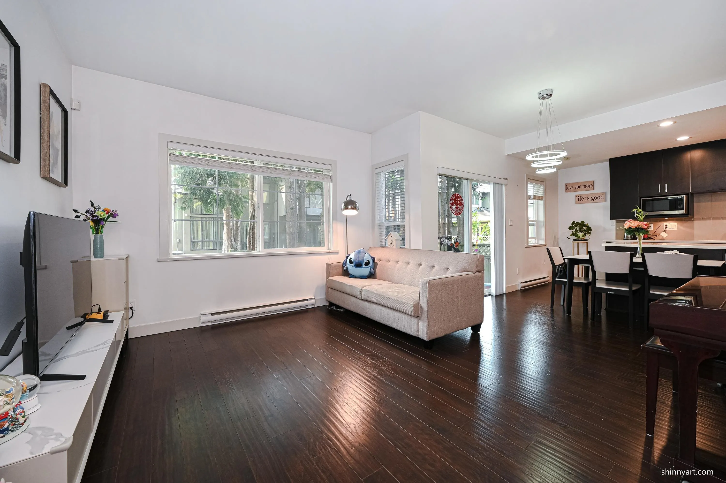 15 8200 Blundell Road