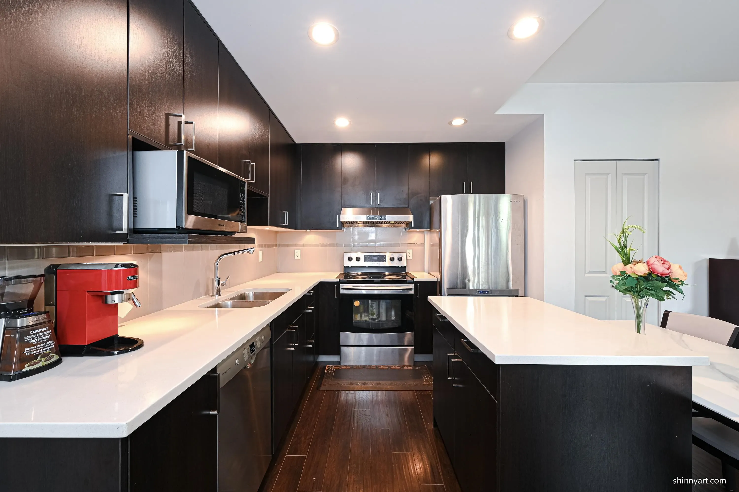 15 8200 Blundell Road