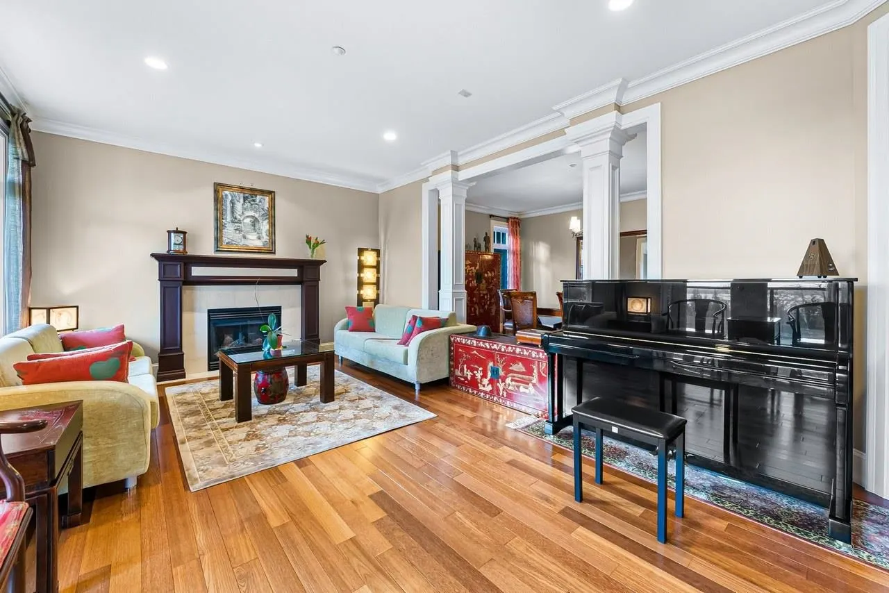 1605 Chippendale Road