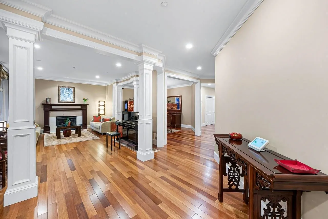 1605 Chippendale Road