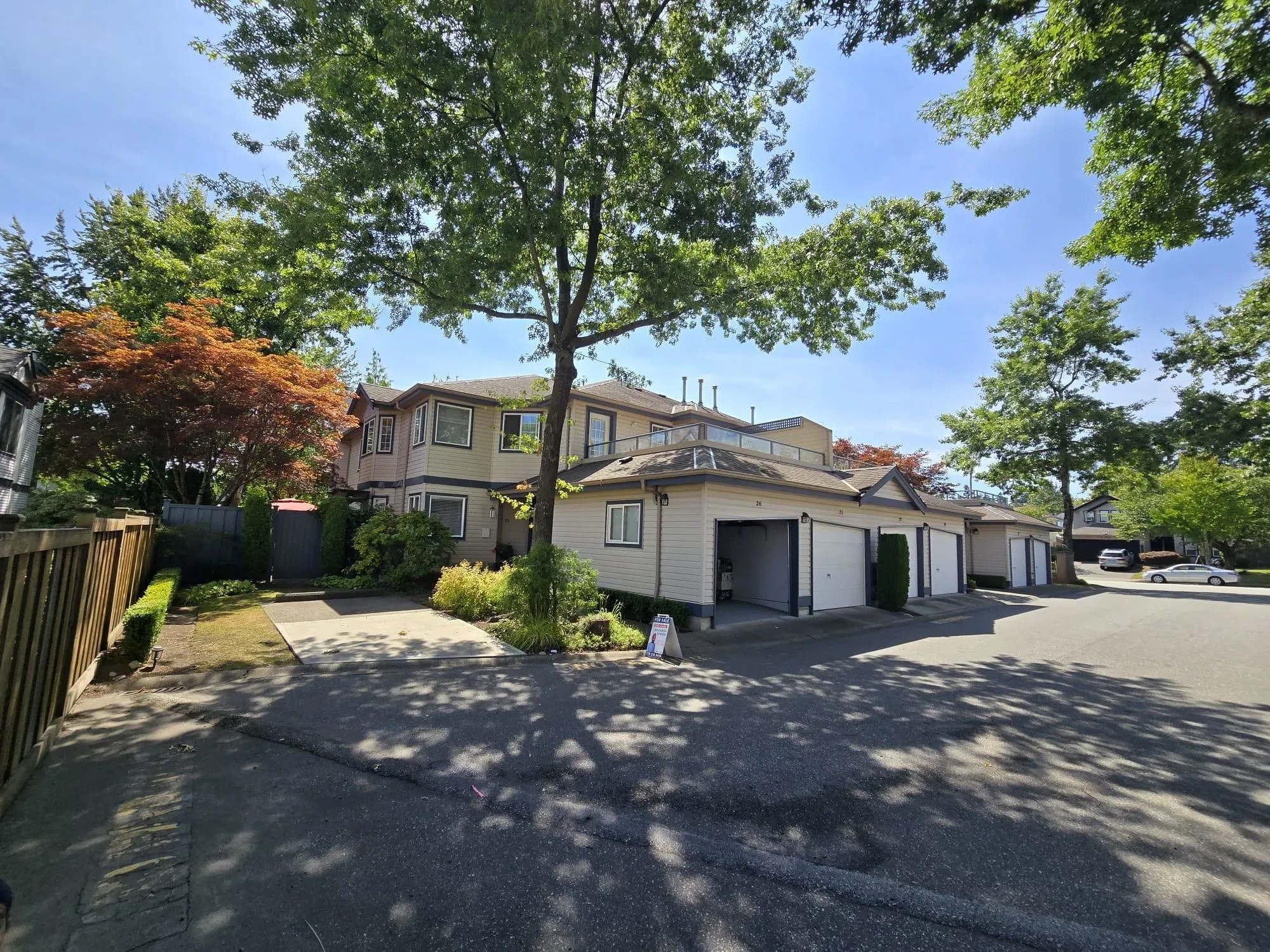 26 8338 158 Street