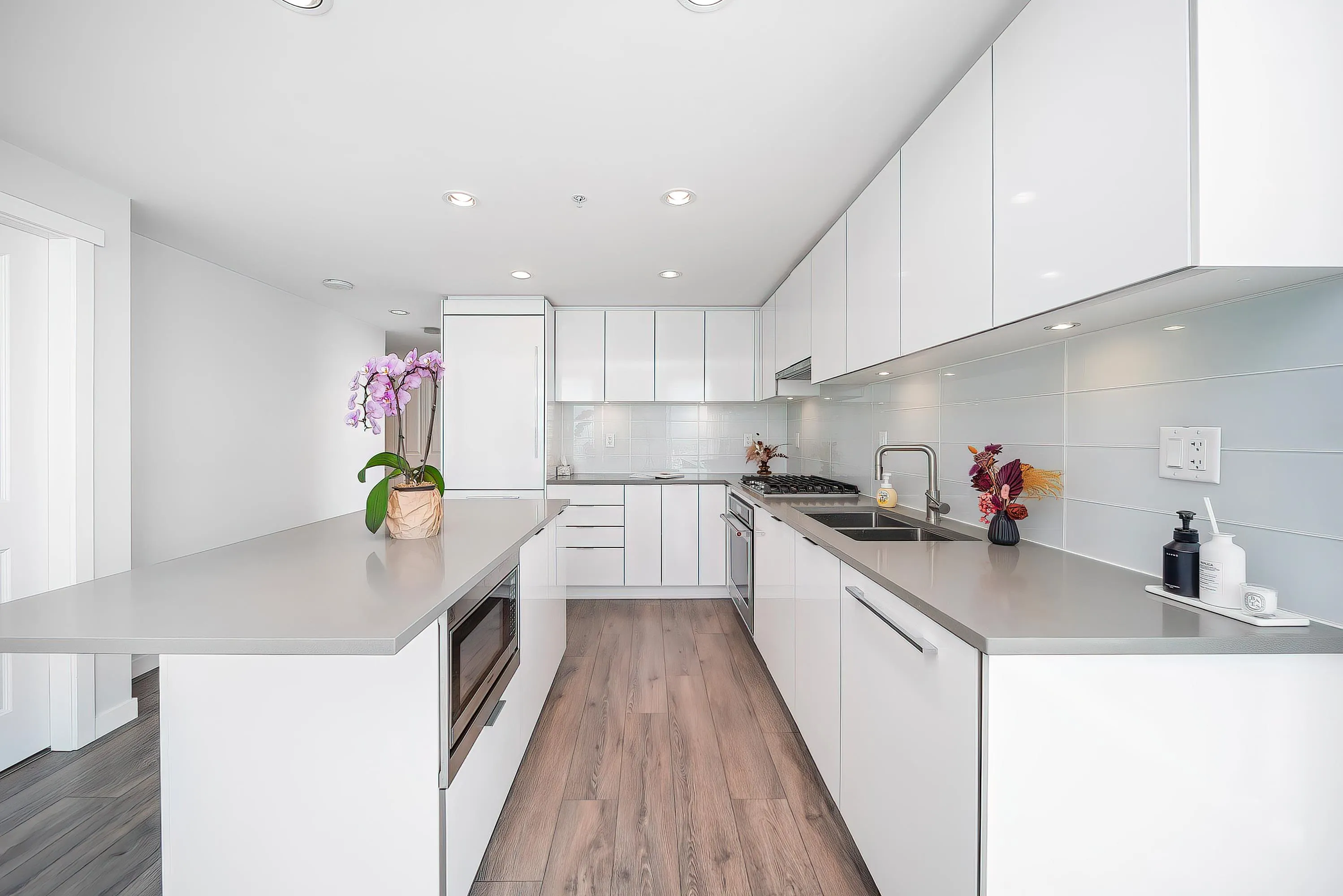 3206 2388 Madison Avenue