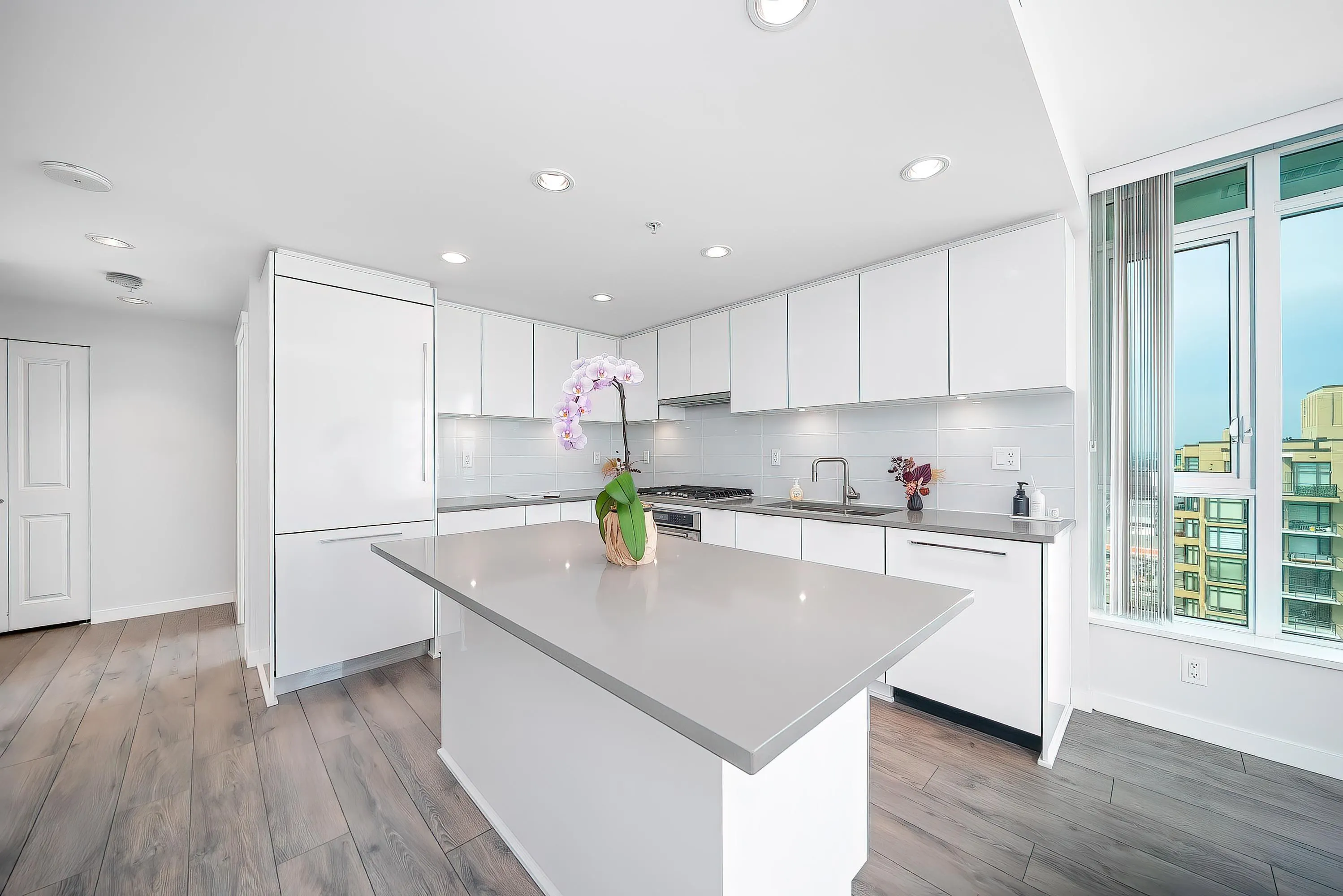 3206 2388 Madison Avenue