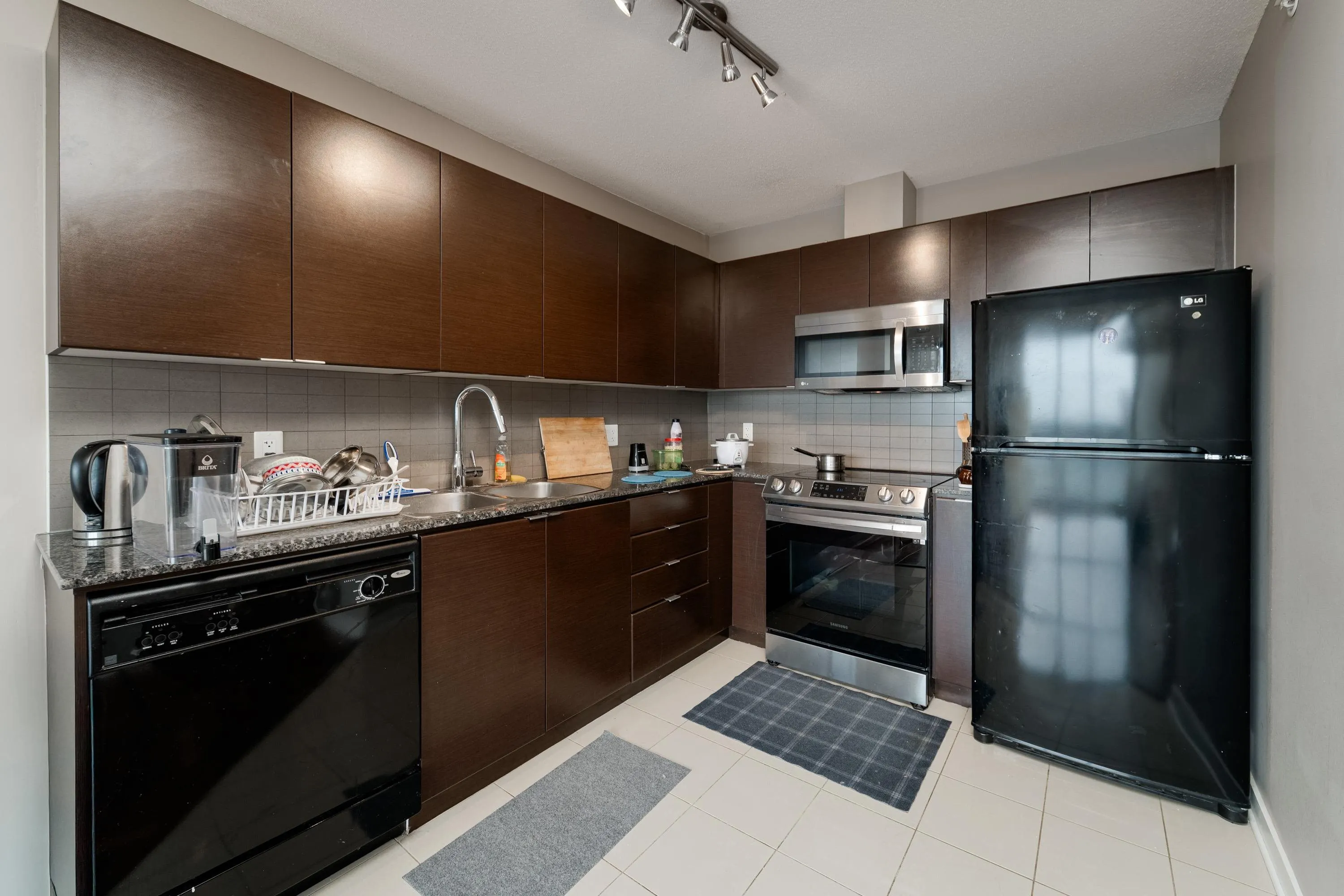 3105 13618 100 Avenue