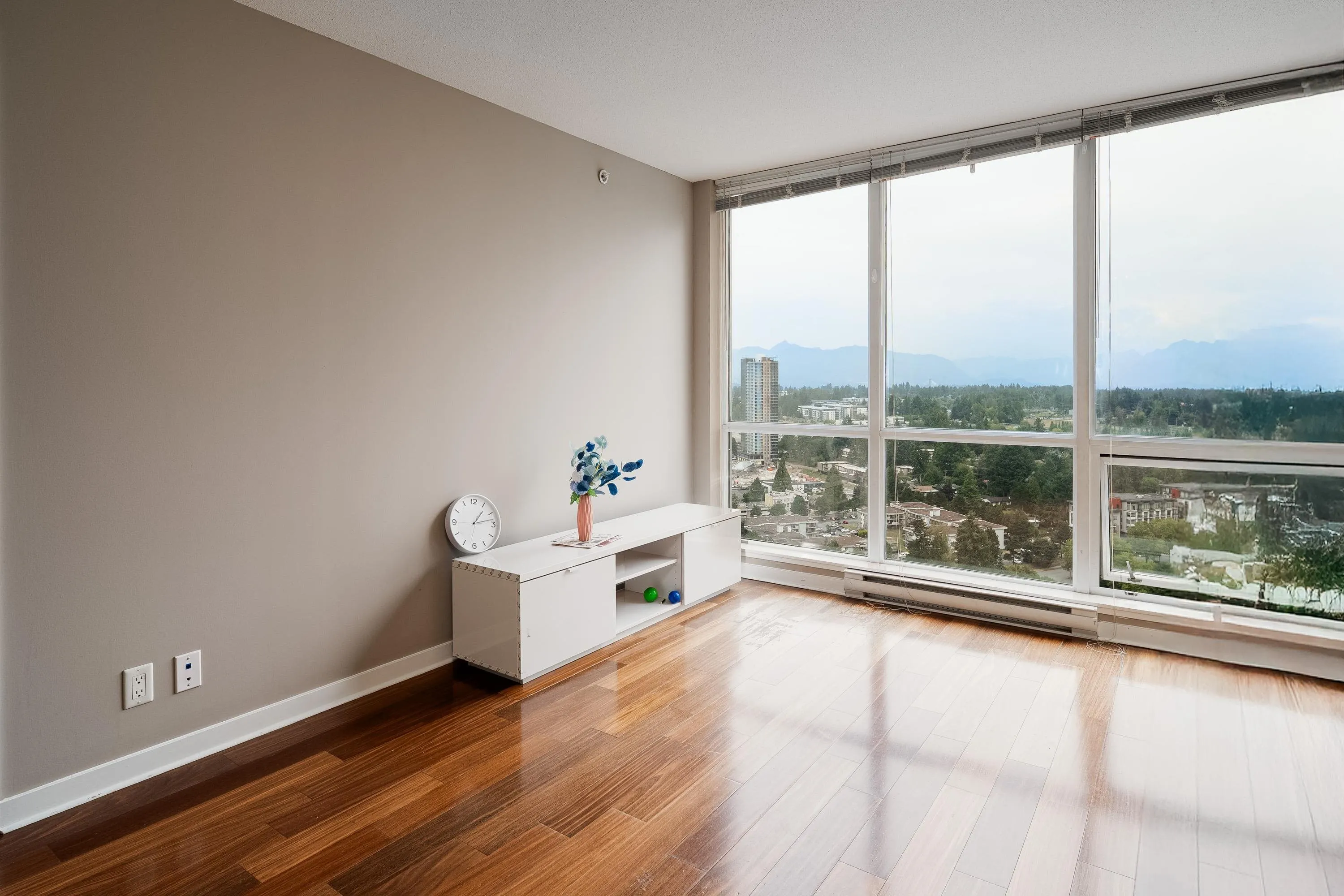 3105 13618 100 Avenue