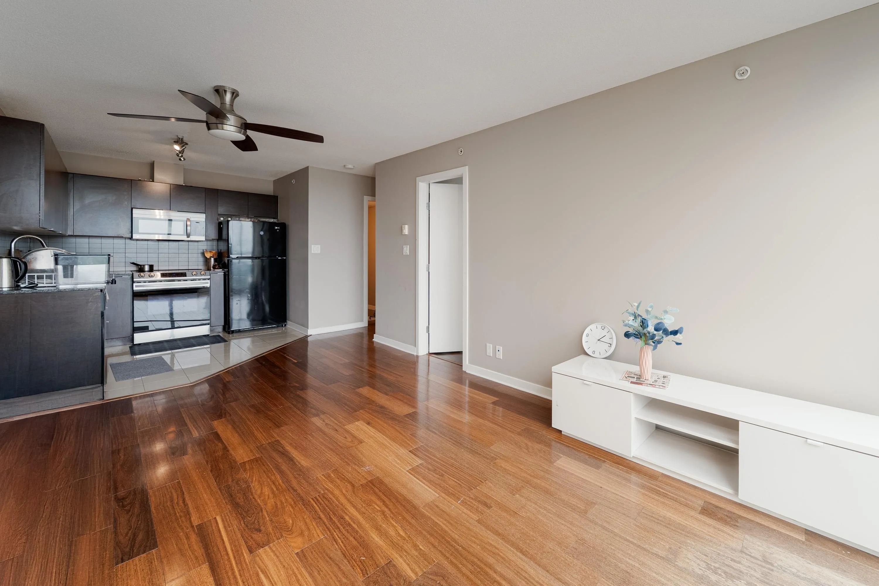 3105 13618 100 Avenue