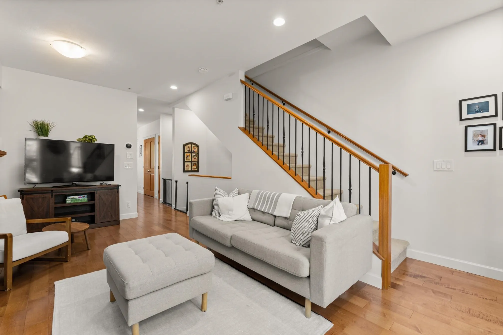 93 8068 207 Street