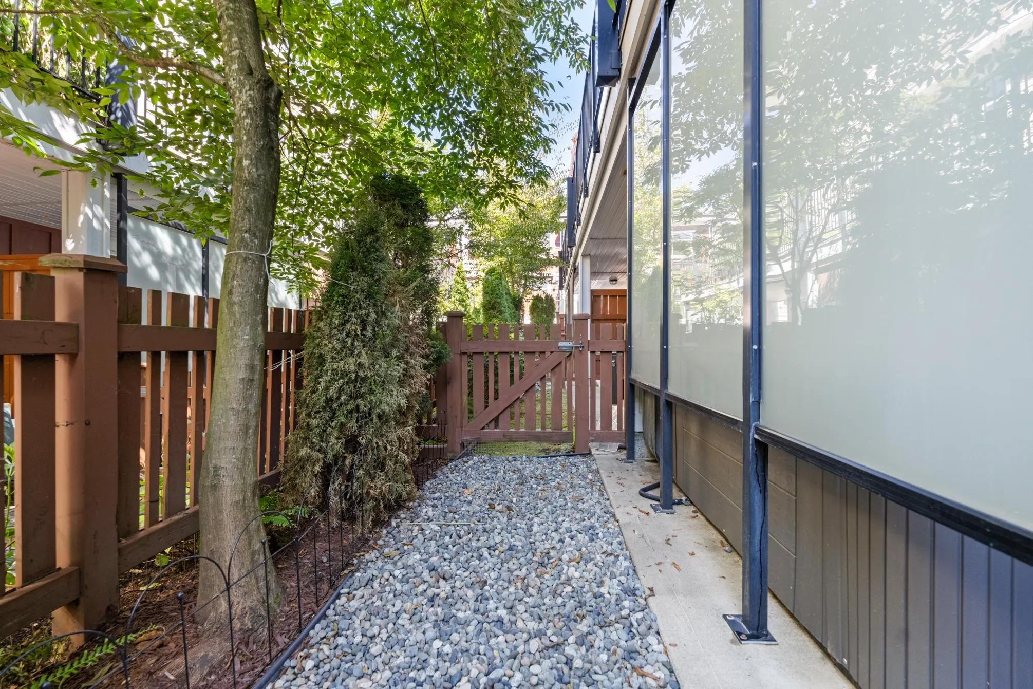 93 8068 207 Street