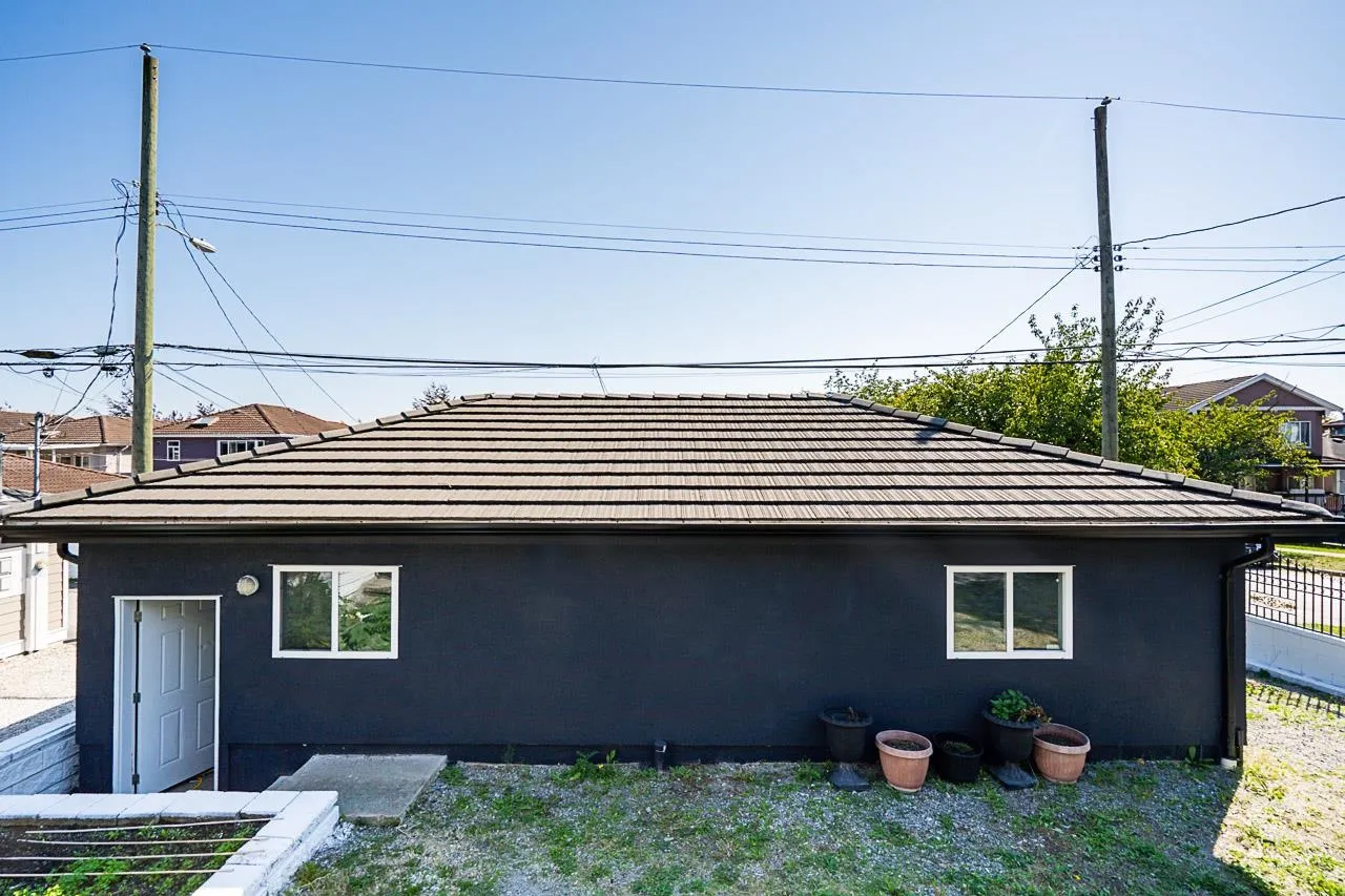1306 E 60 Avenue