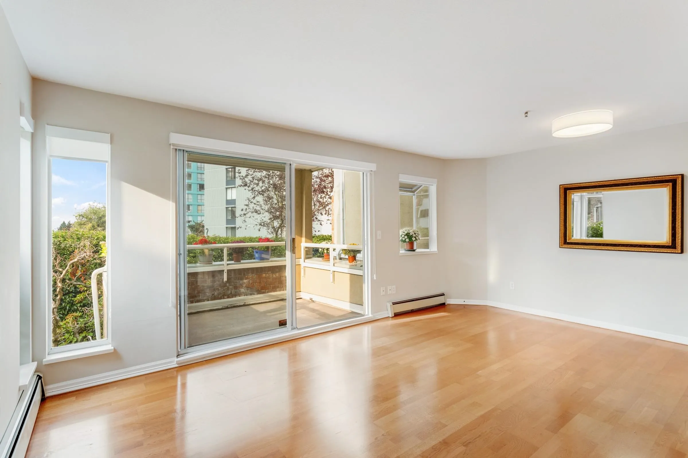 5 2150 Marine Drive