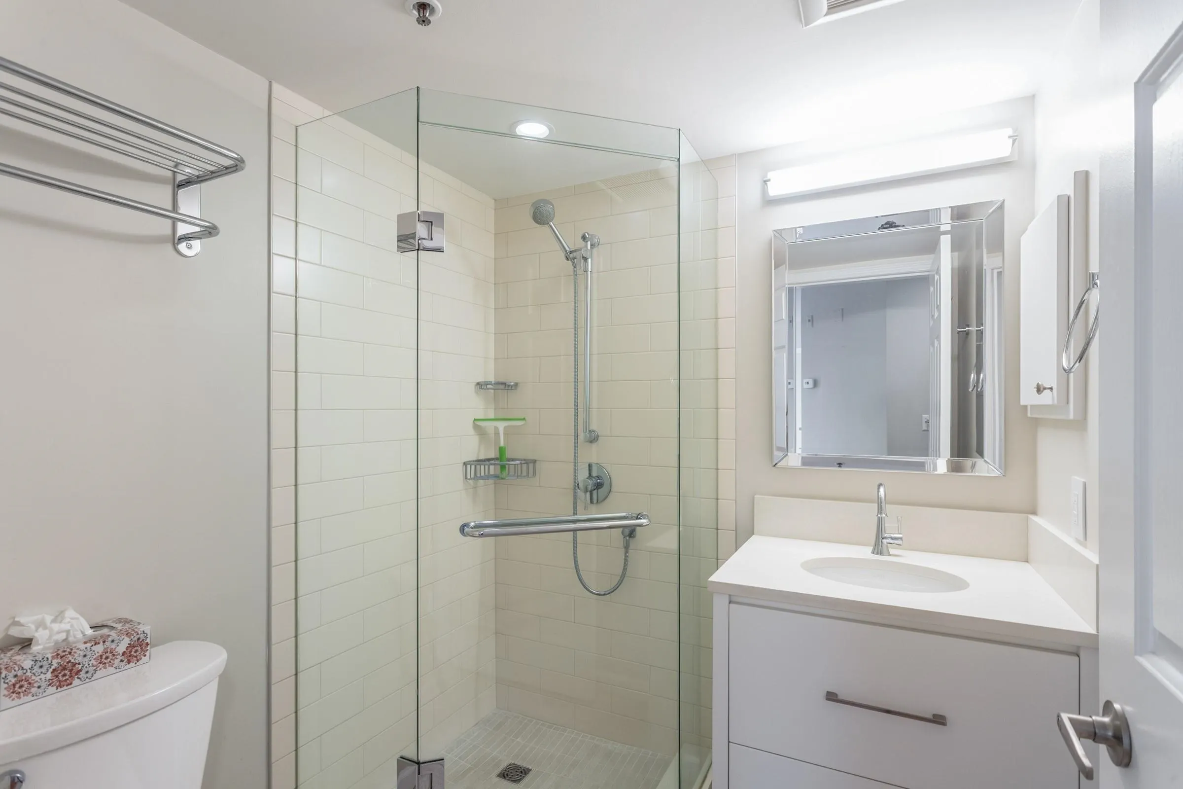 5 2150 Marine Drive