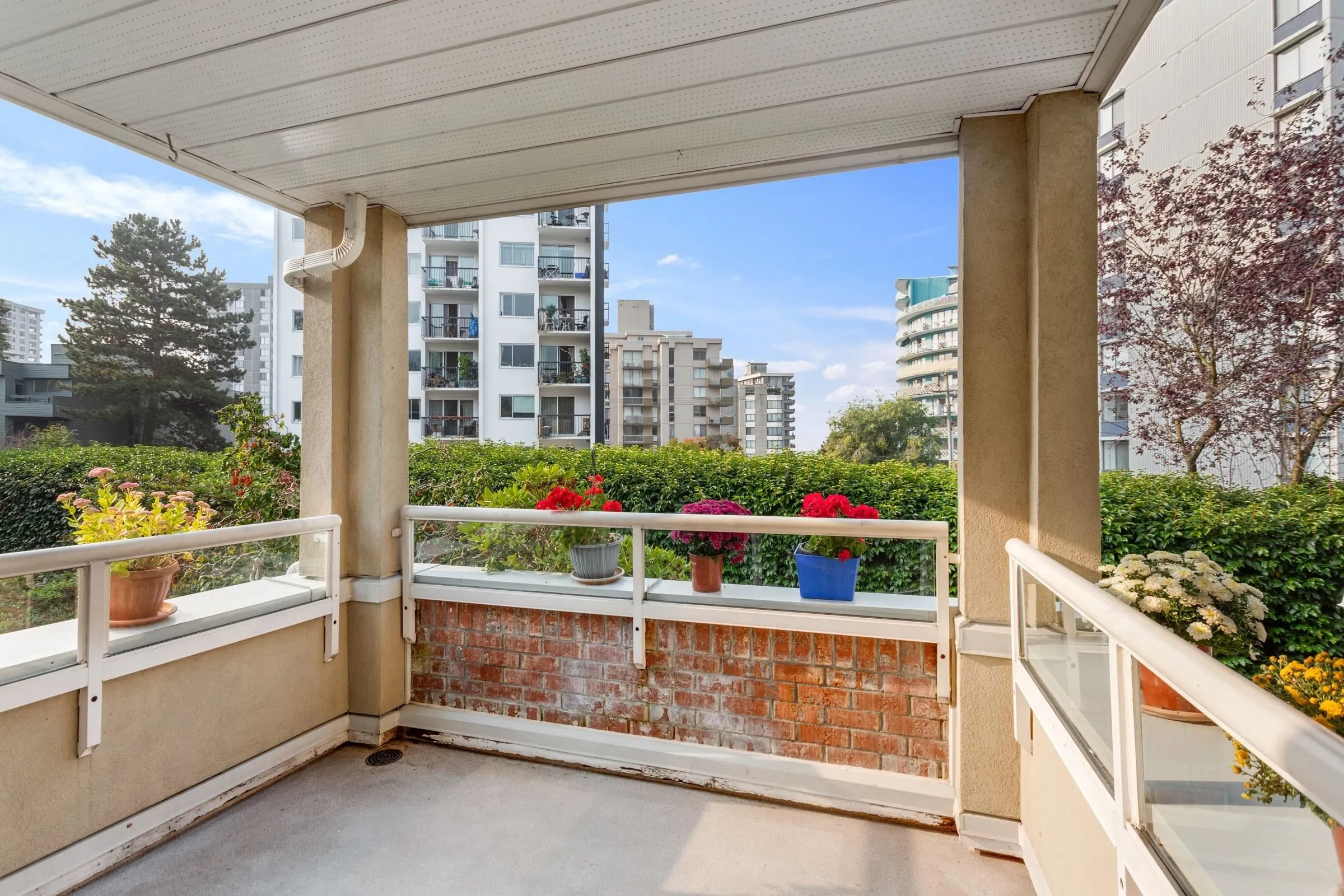 5 2150 Marine Drive