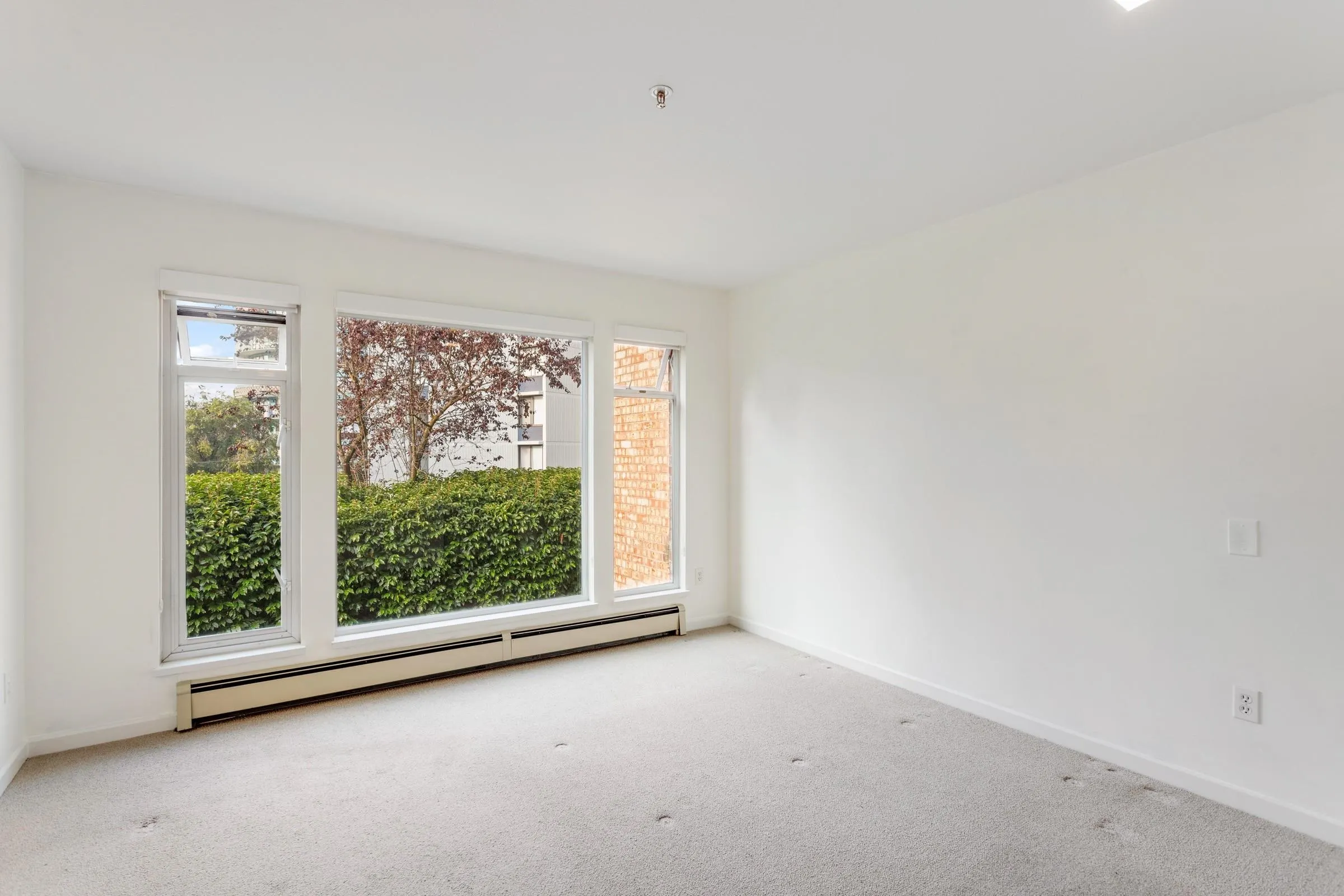 5 2150 Marine Drive