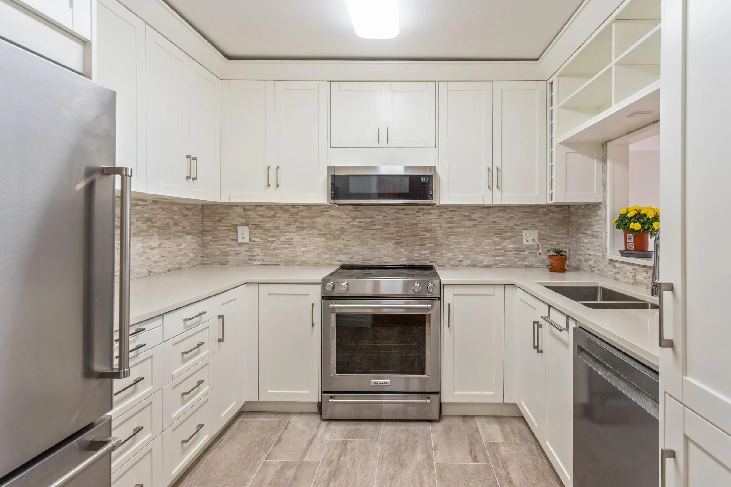 5 2150 Marine Drive