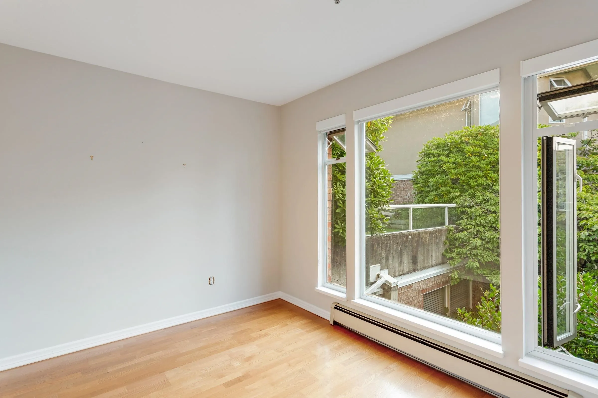 5 2150 Marine Drive