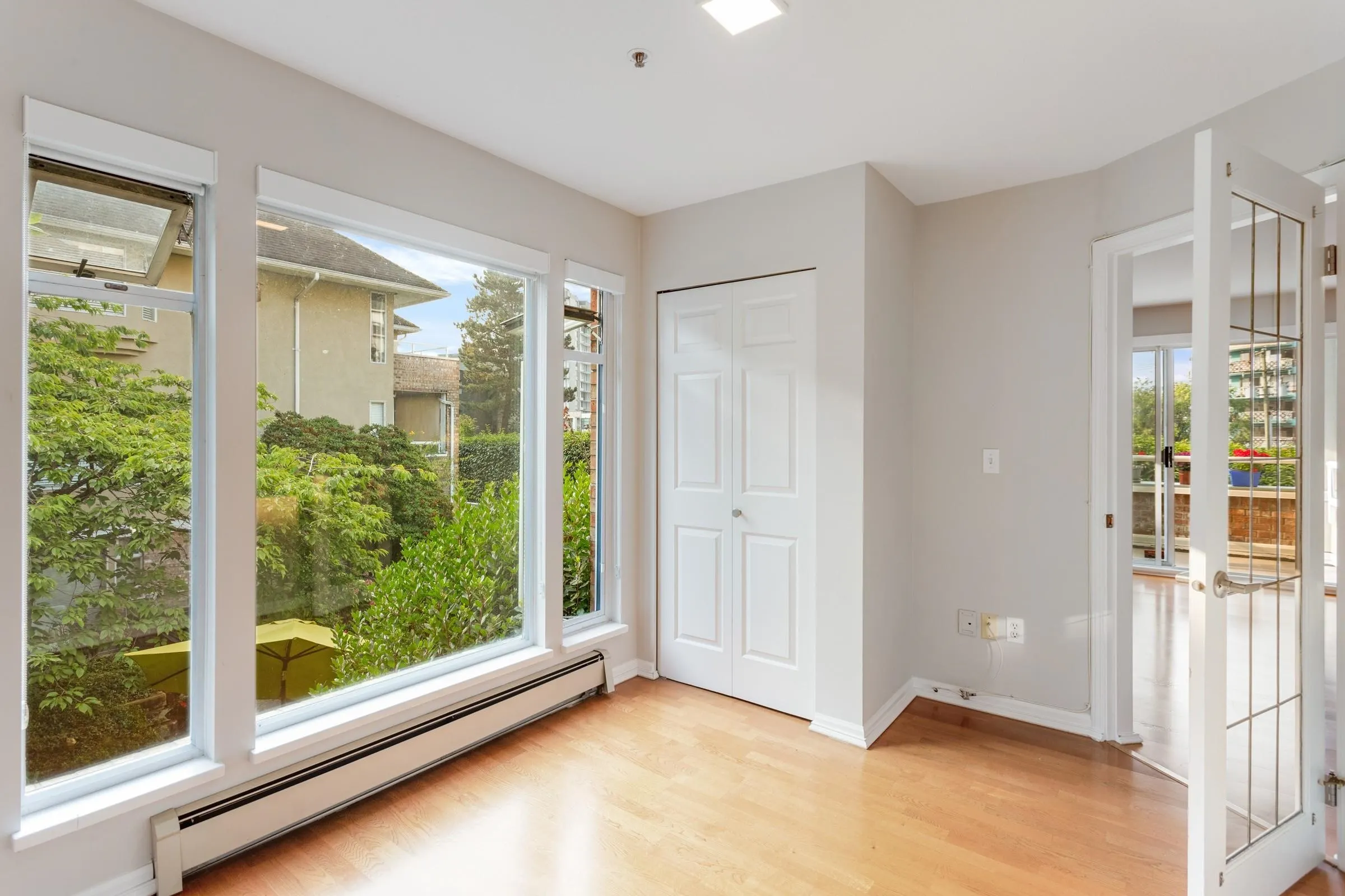 5 2150 Marine Drive