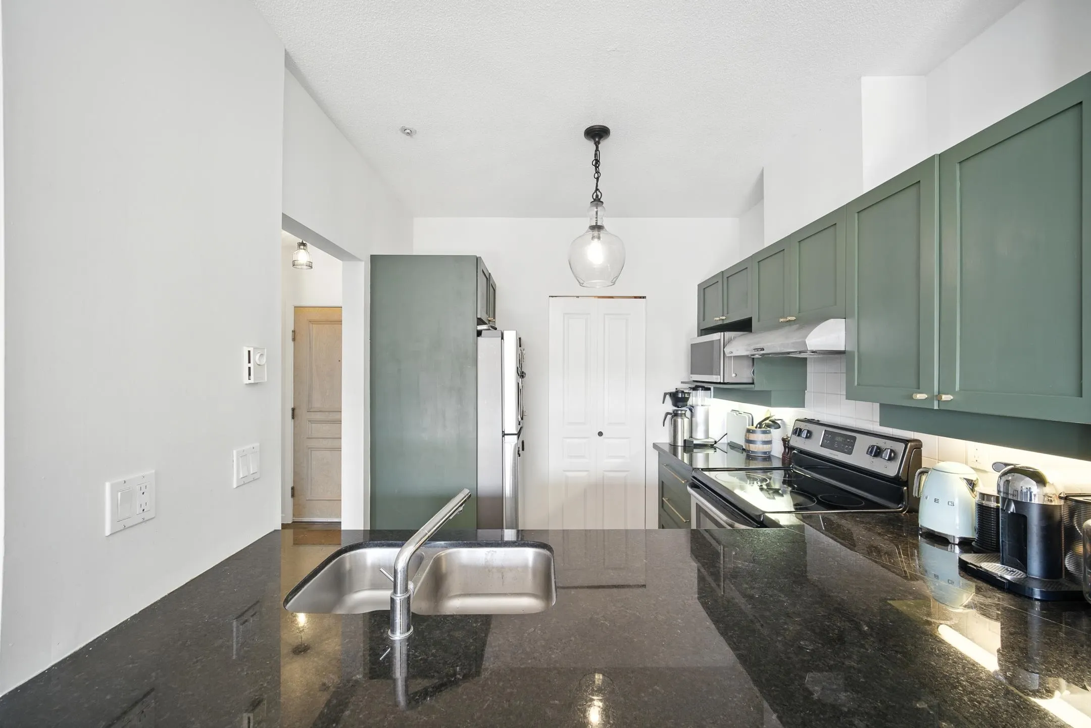 409 1820 E Kent Ave South Avenue