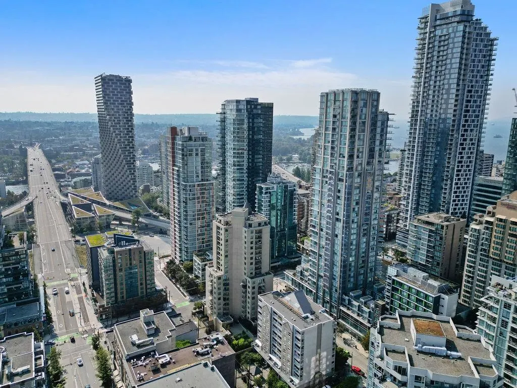 2904 1283 Howe Street