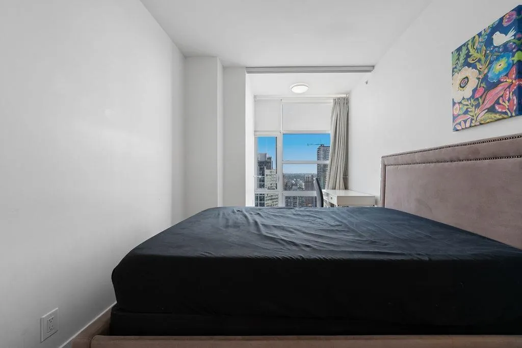 2904 1283 Howe Street