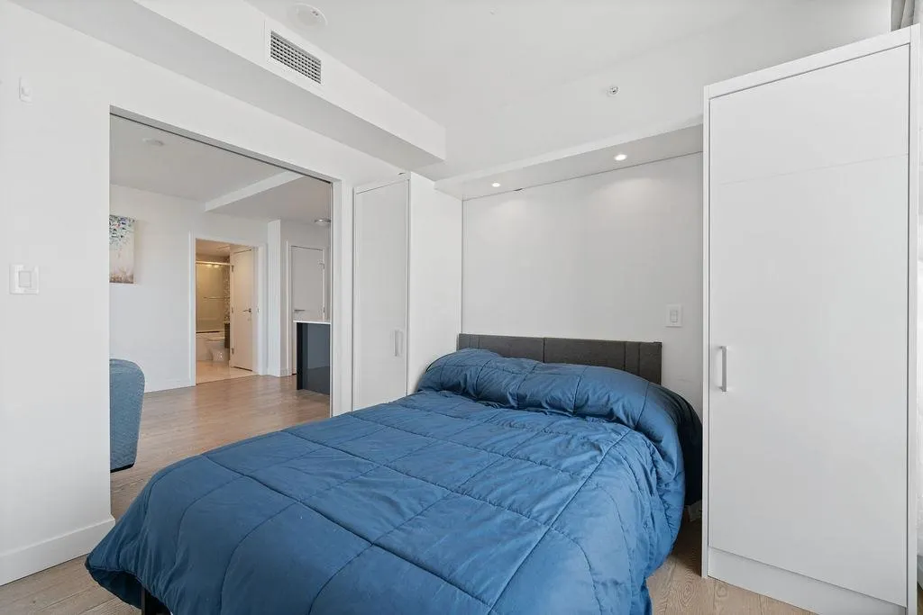 2904 1283 Howe Street