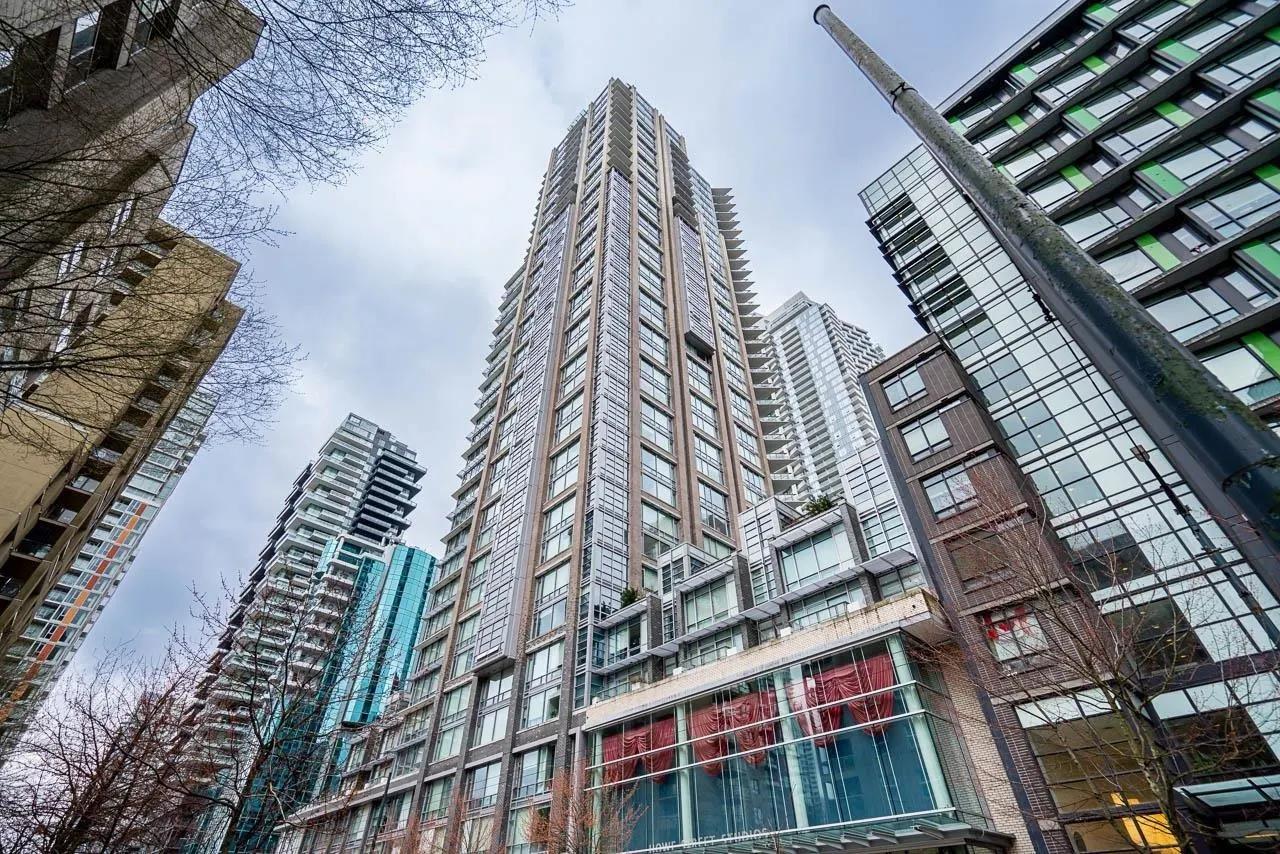2904 1283 Howe Street
