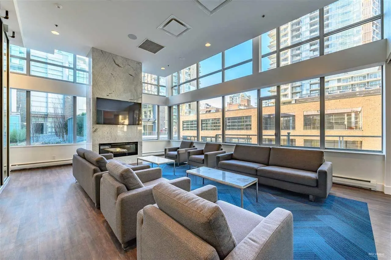 2904 1283 Howe Street