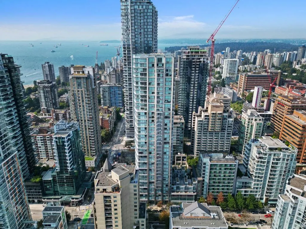 2904 1283 Howe Street