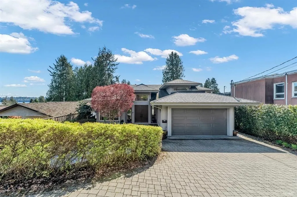 2566 Marine Drive