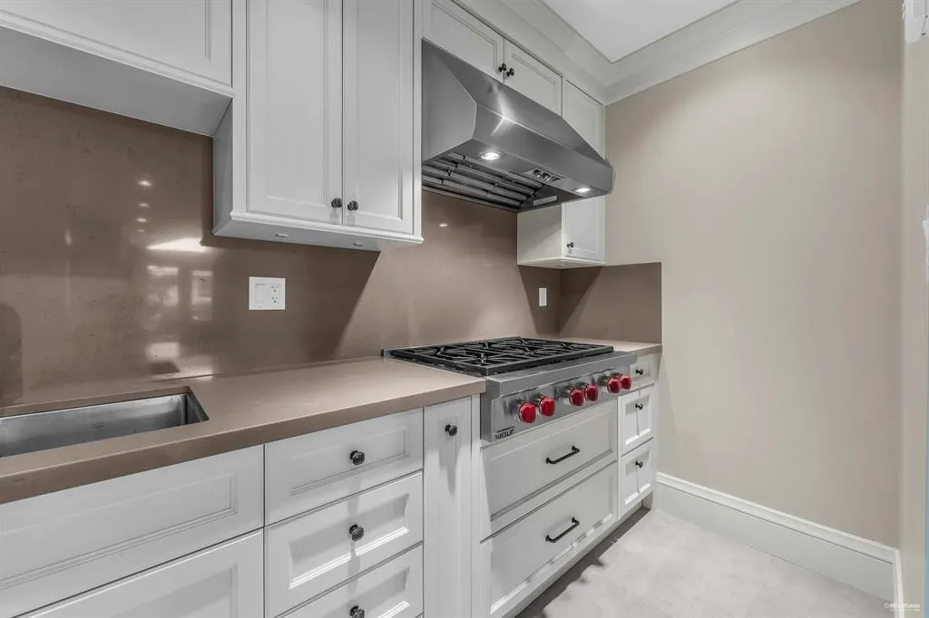 2566 Marine Drive