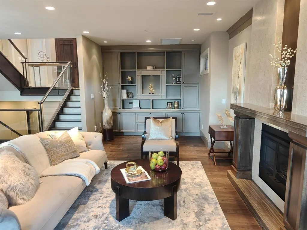 2566 Marine Drive