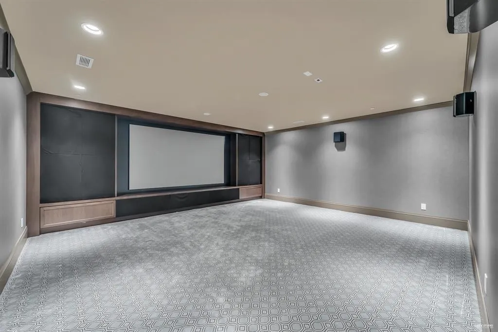2566 Marine Drive
