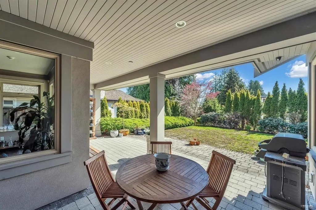 2566 Marine Drive