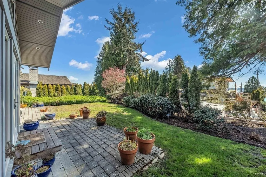2566 Marine Drive
