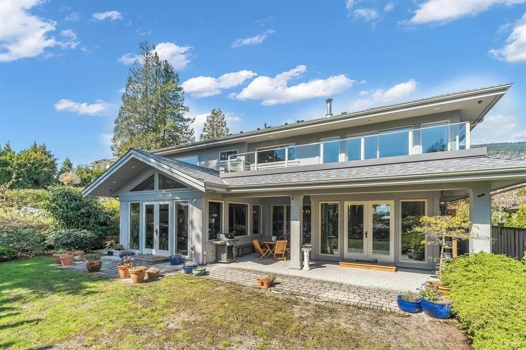 2566 Marine Drive