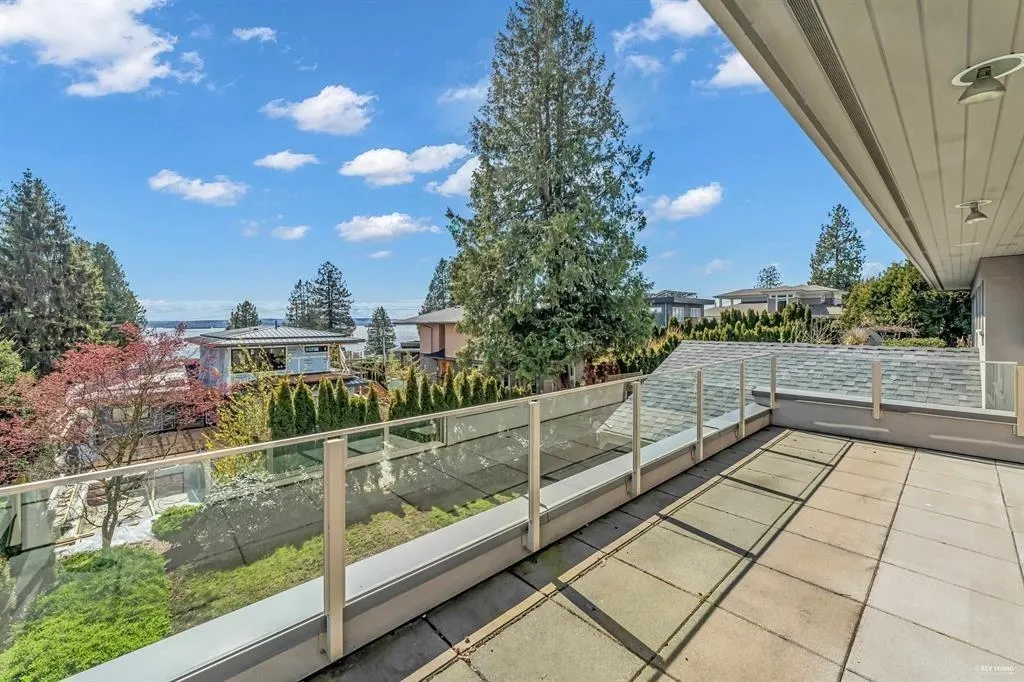 2566 Marine Drive