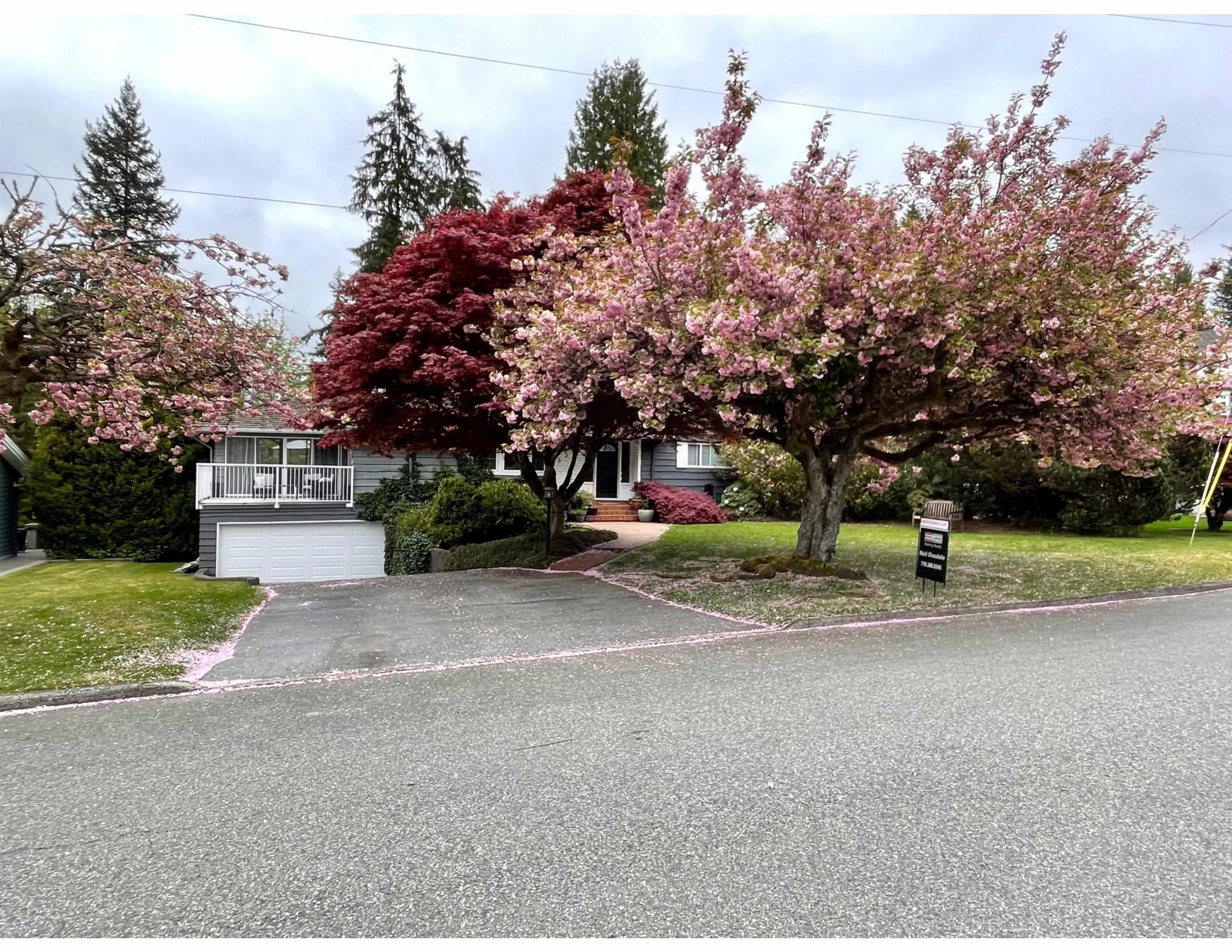 939 Selkirk Crescent