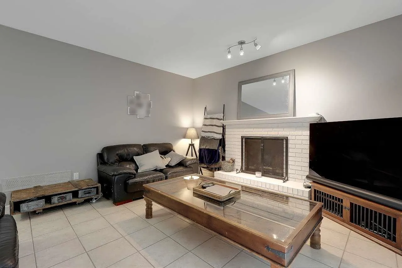 5256 Cambridge Court