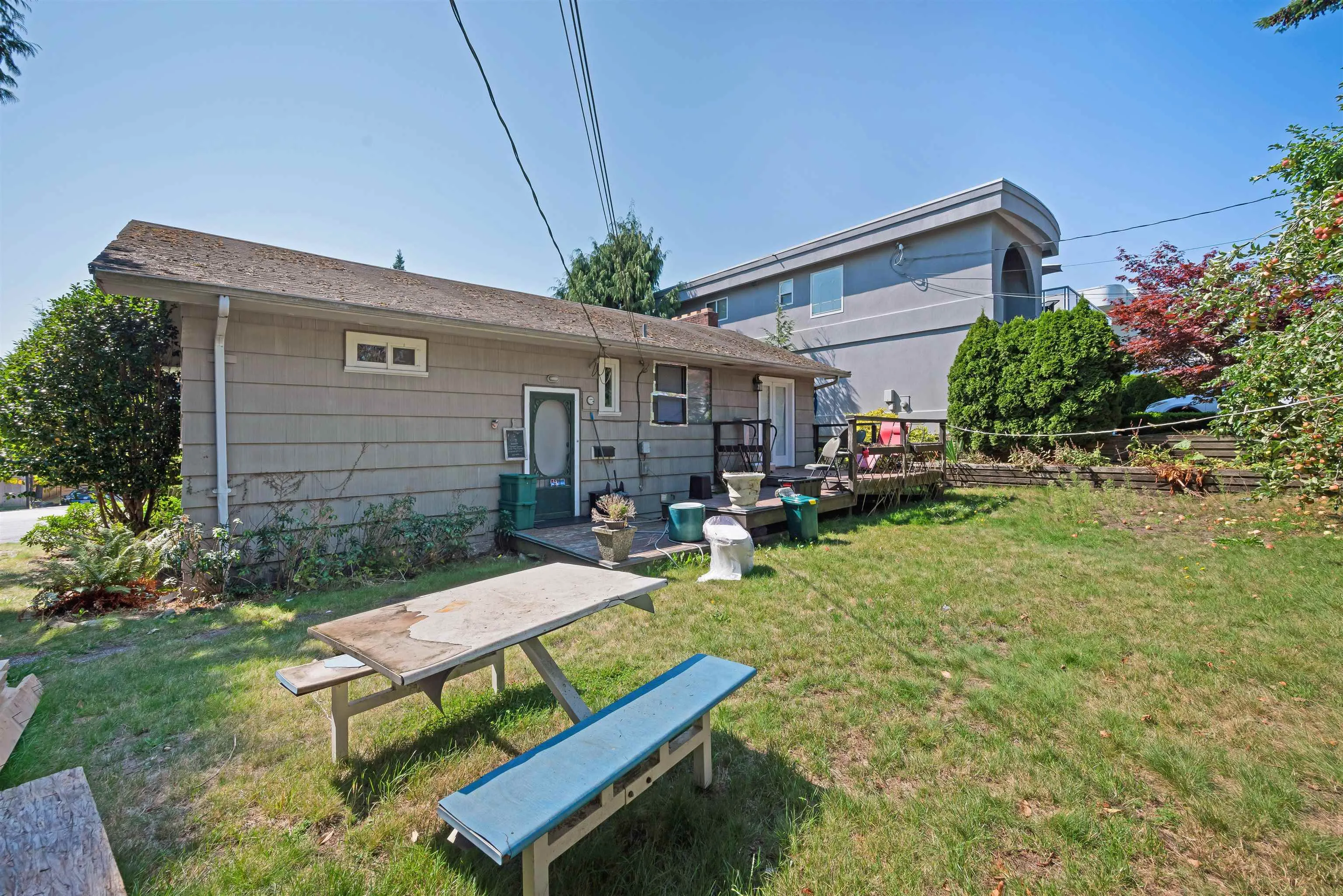 15404 Semiahmoo Avenue