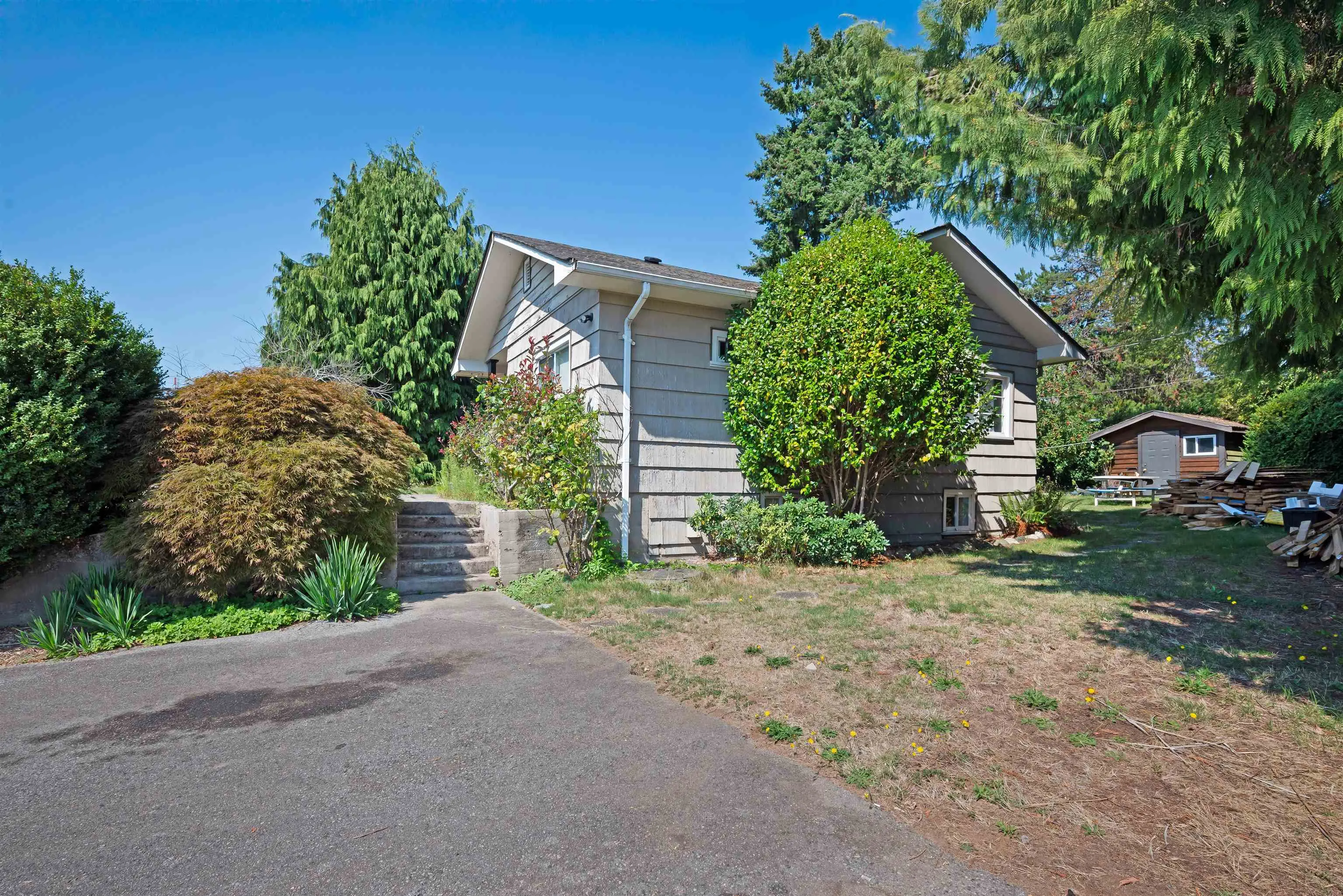 15404 Semiahmoo Avenue