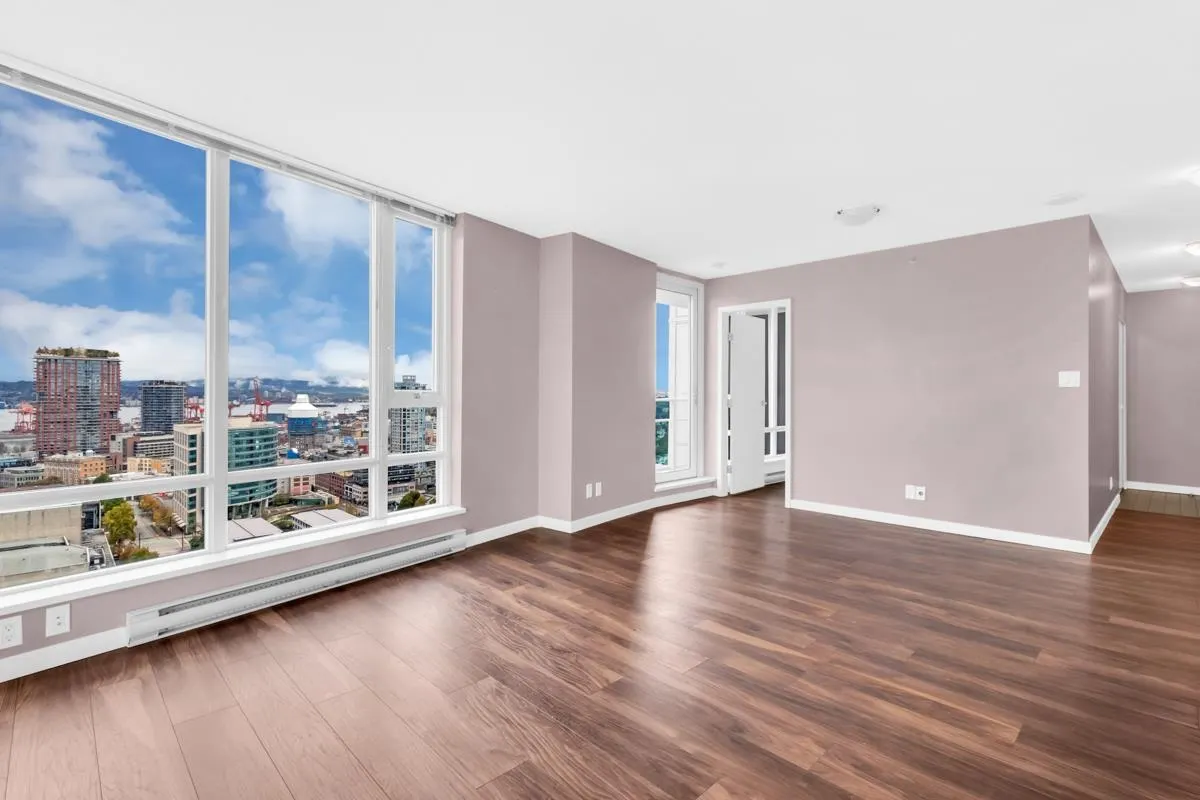 2502 233 Robson Street