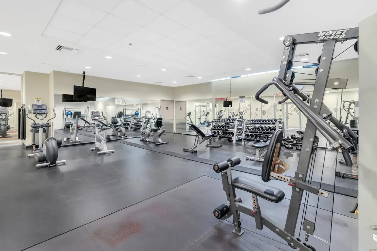 2502 233 Robson Street
