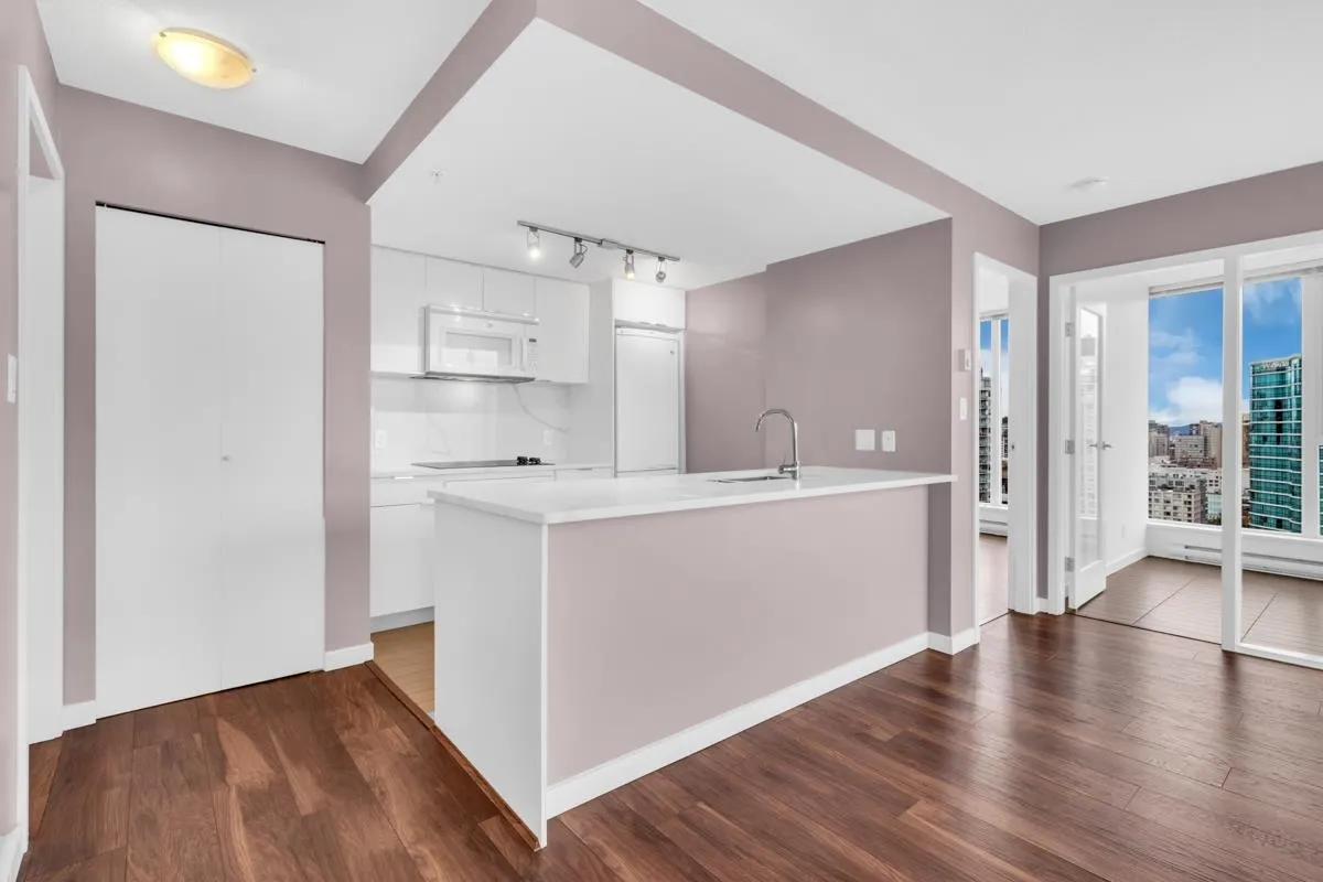 2502 233 Robson Street
