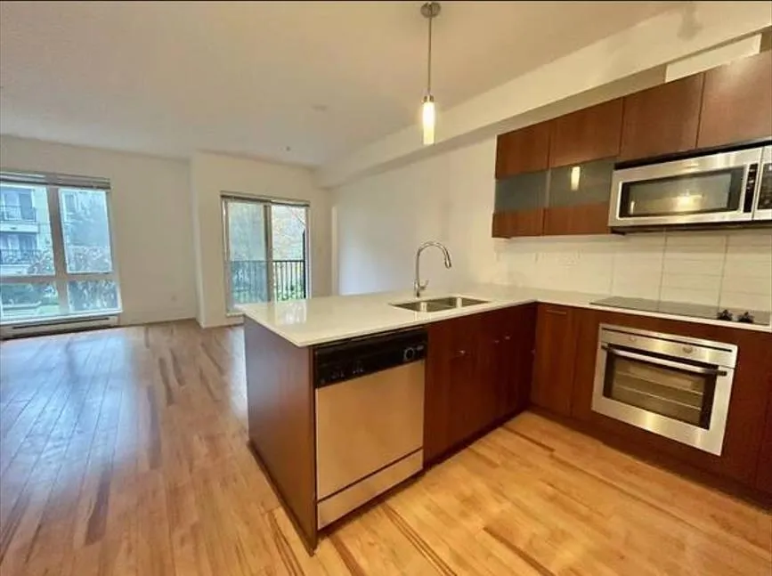 212 13321 102a Avenue