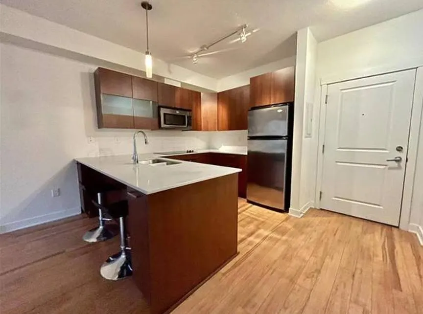 212 13321 102a Avenue