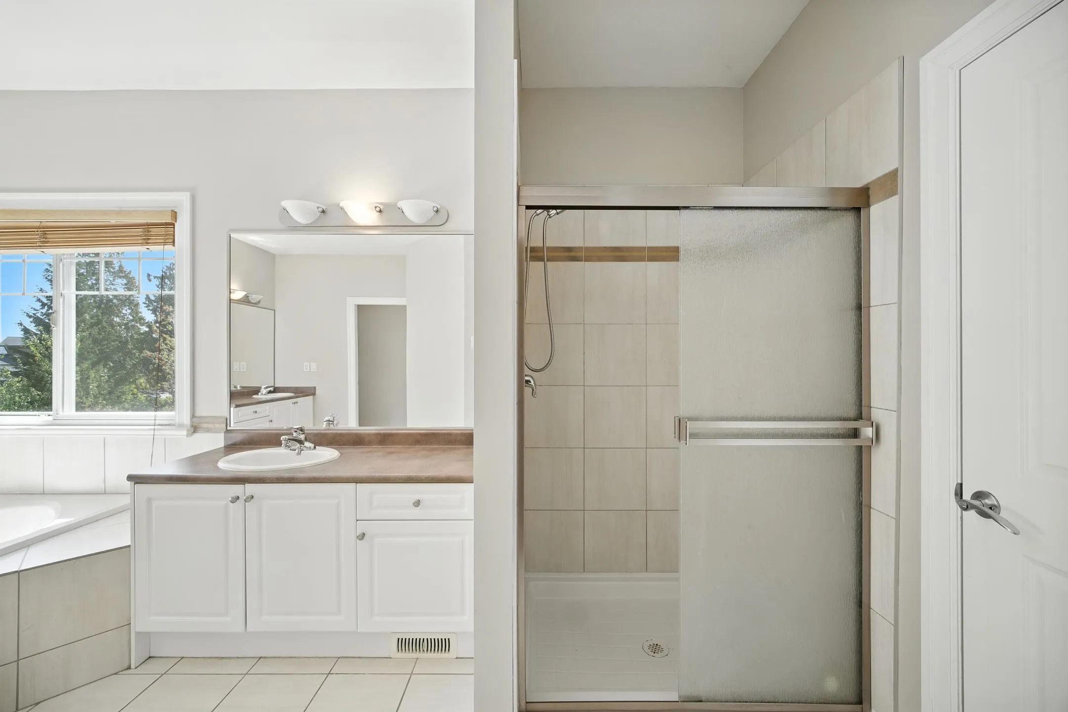 3252 Camelback Lane