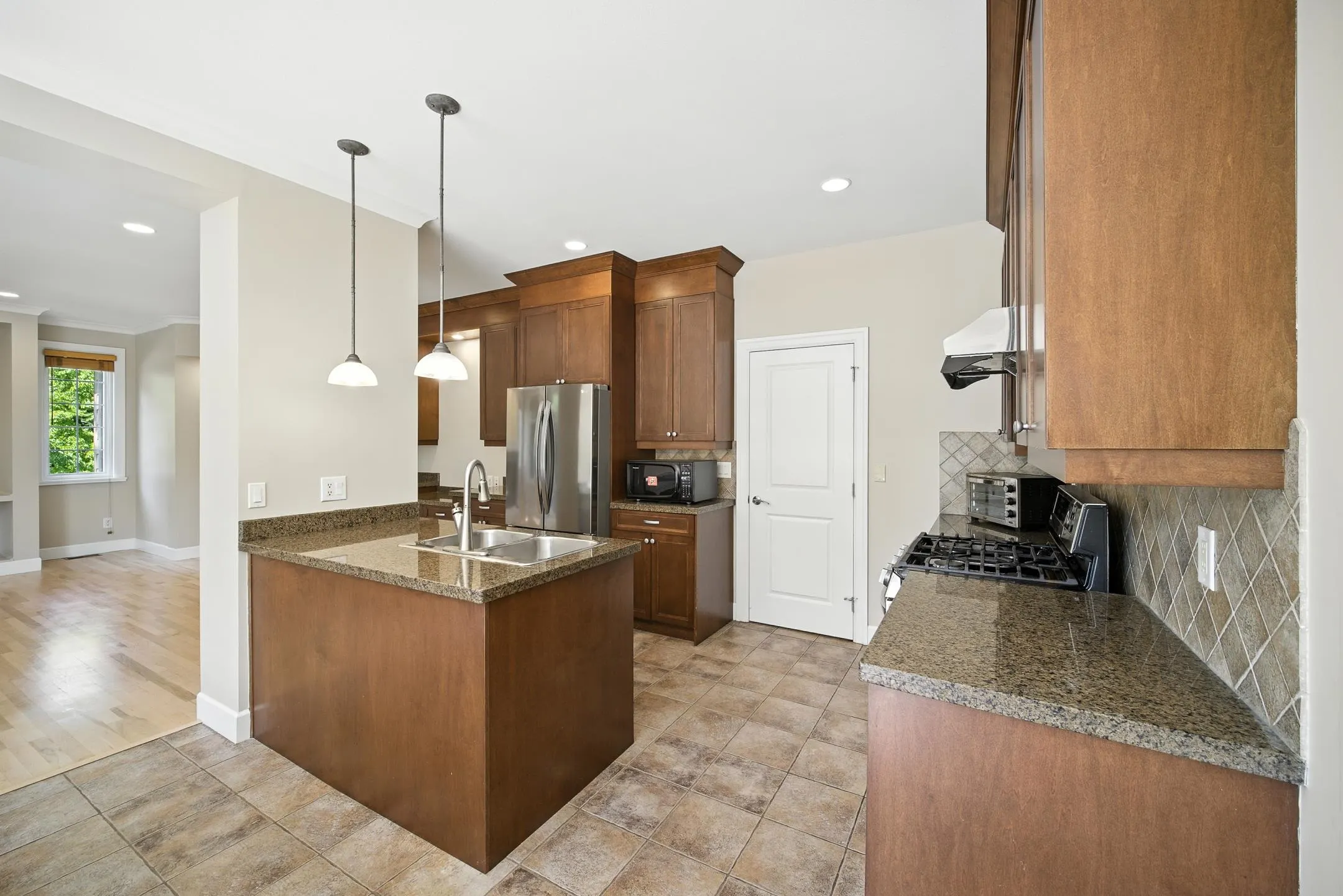 3252 Camelback Lane