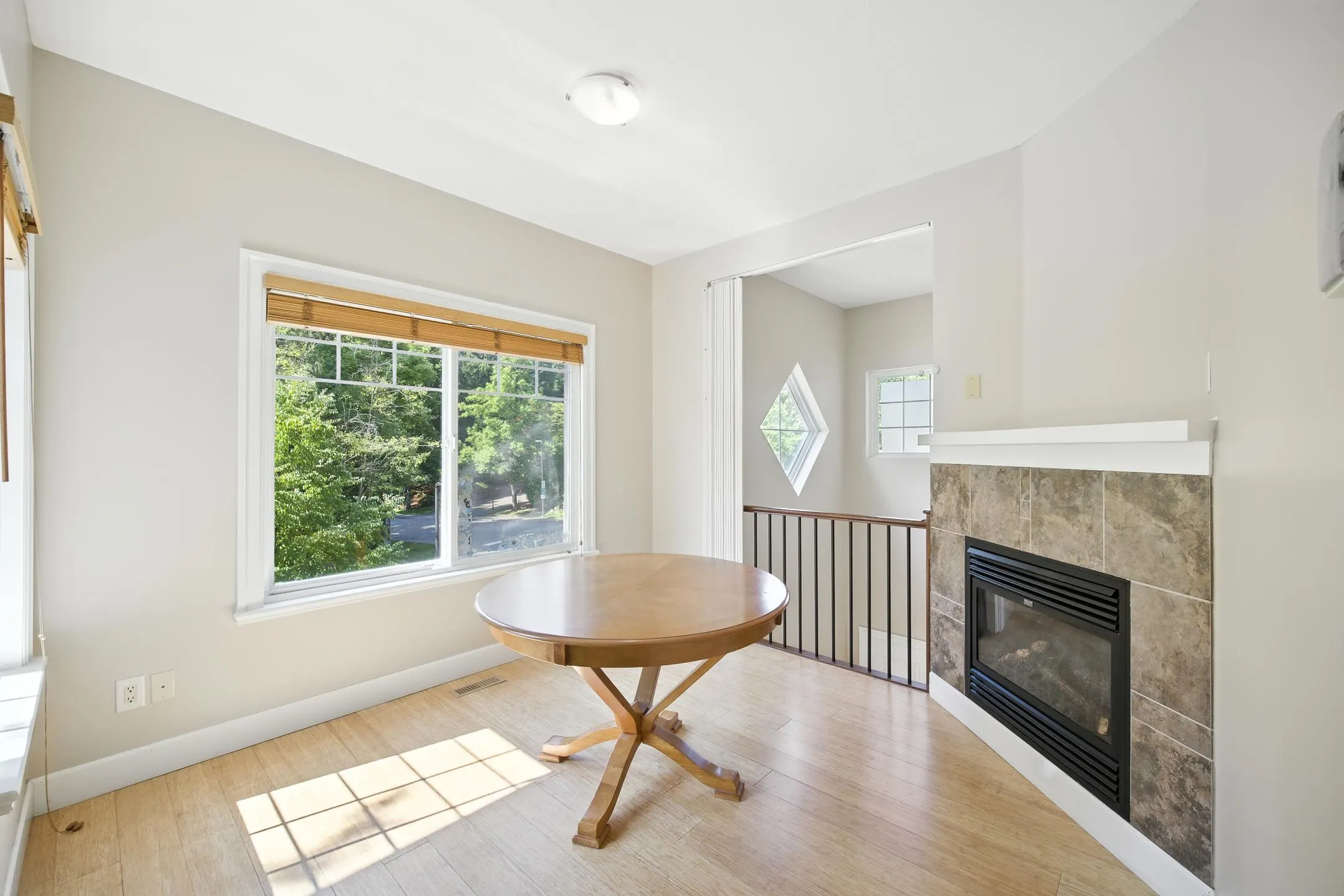 3252 Camelback Lane