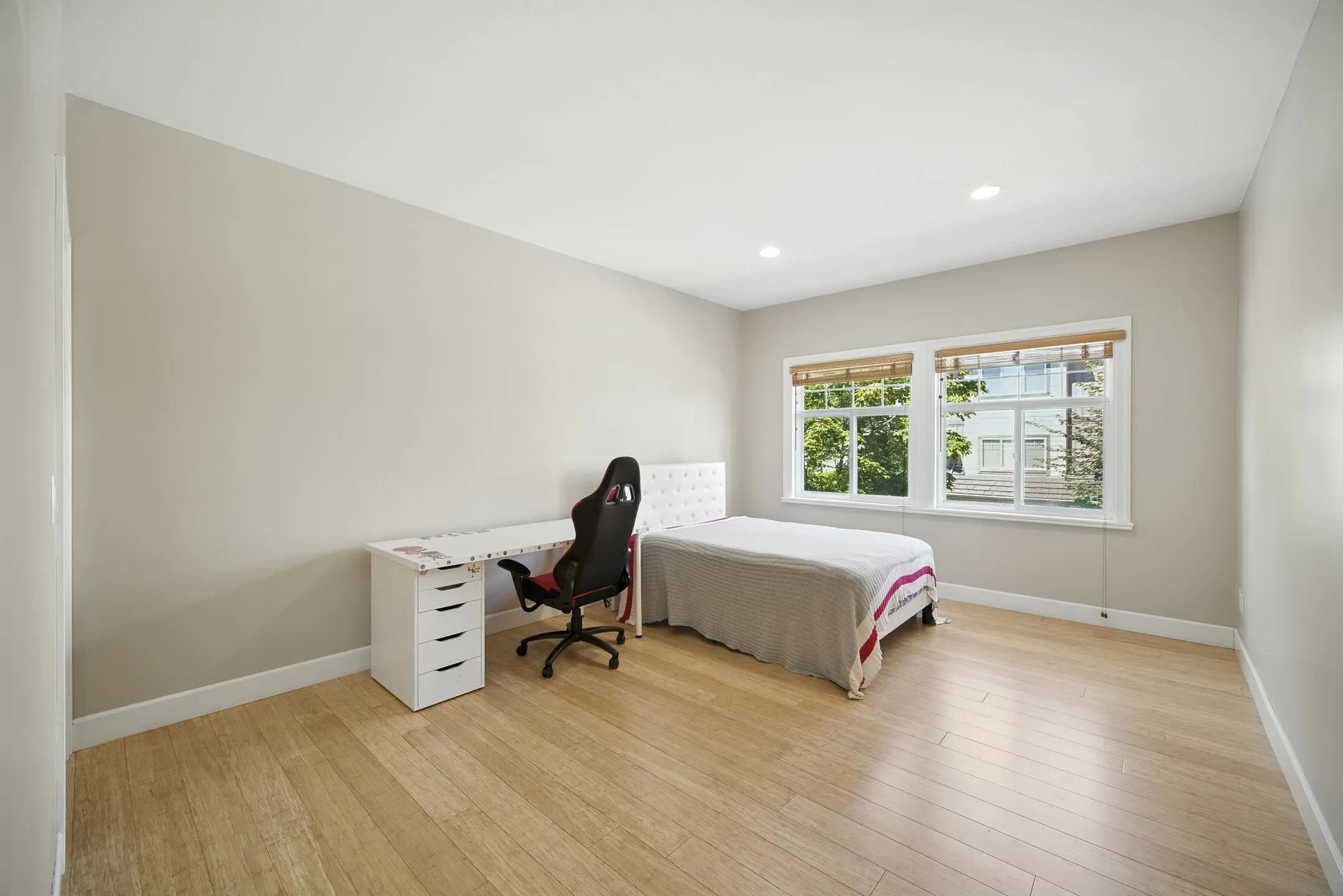 3252 Camelback Lane